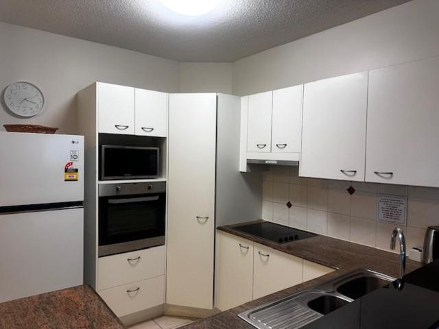 Kings Row Apartments Caloundra Dış mekan fotoğraf